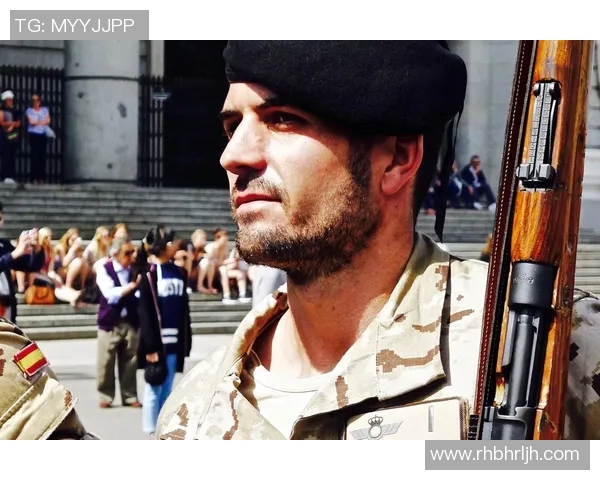 足球明星留胡子风潮揭秘：他们的胡须背后故事与时尚影响